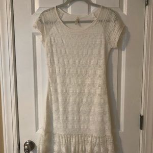 White lace fitted dress